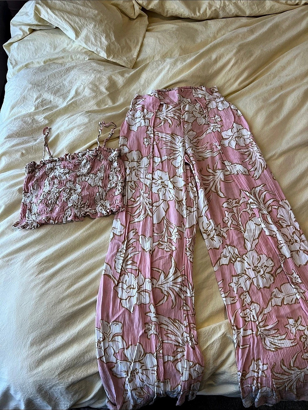 Billabong Floral Wide Leg Pants in Pink & White